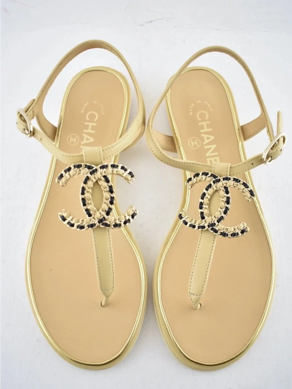CHANEL Nude Leather Thong Sandals with Chain-Trim CC Logos